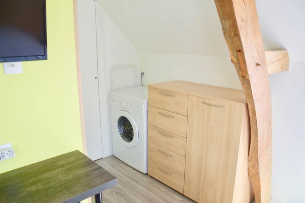 La Petite Maison Appartement 2 Avoine Bagian luar foto
