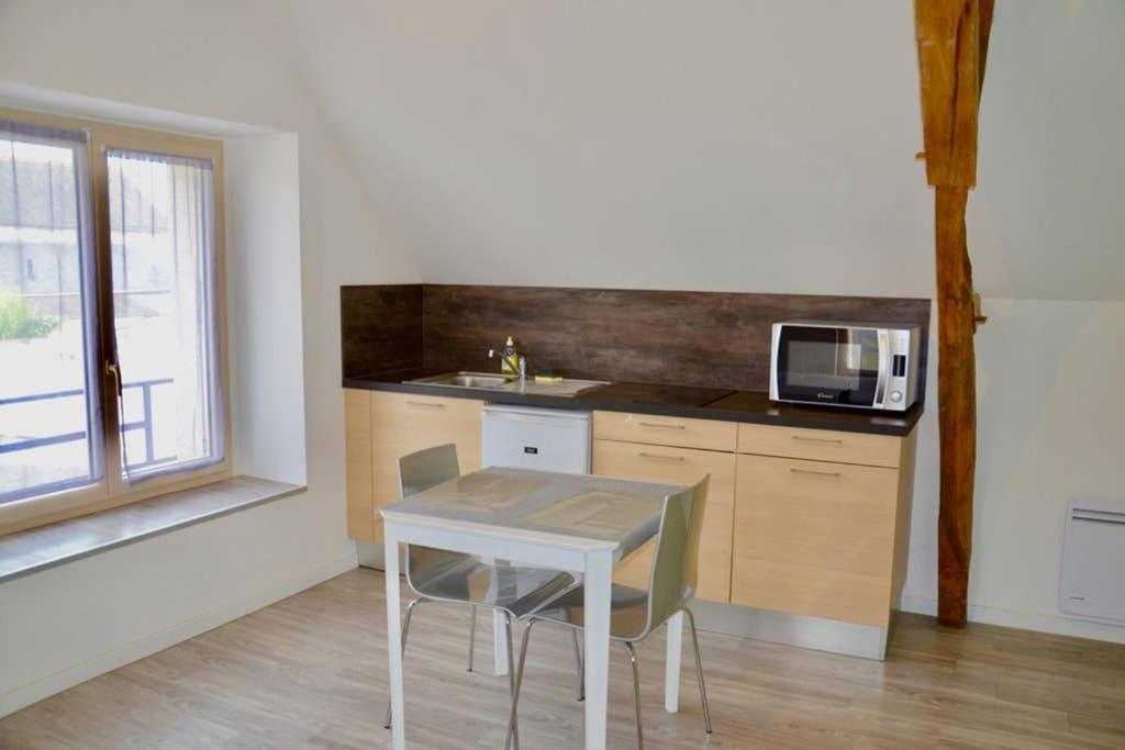 La Petite Maison Appartement 2 Avoine Bagian luar foto