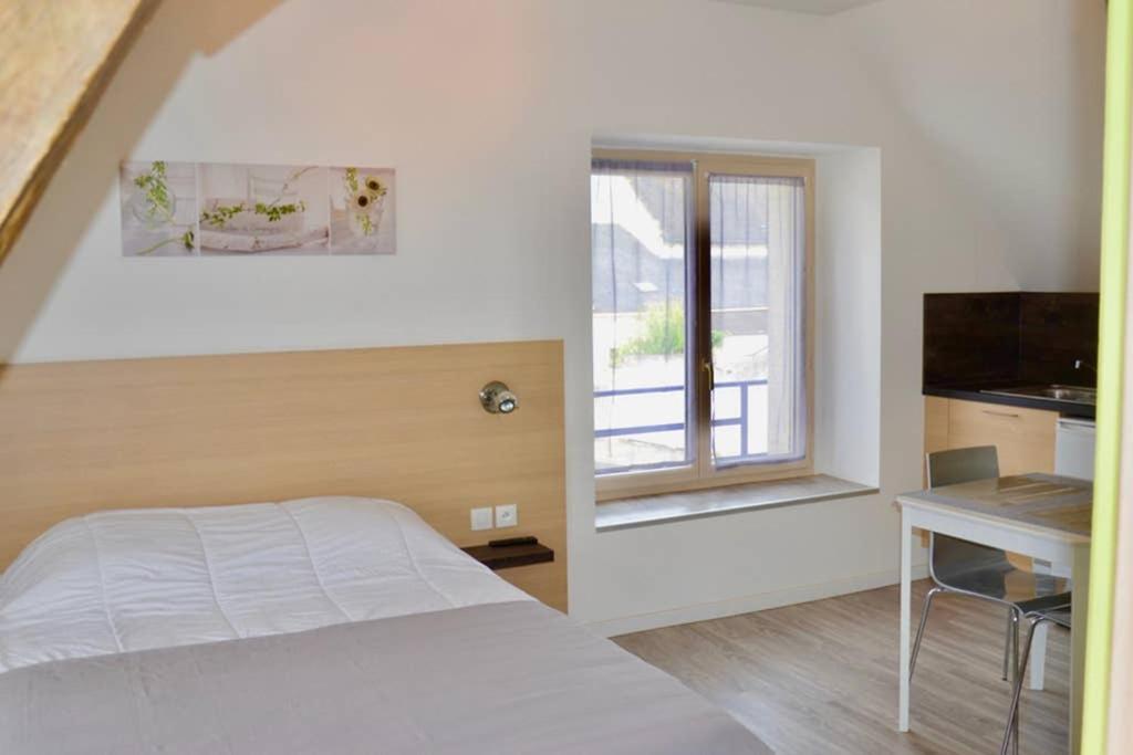 La Petite Maison Appartement 2 Avoine Bagian luar foto
