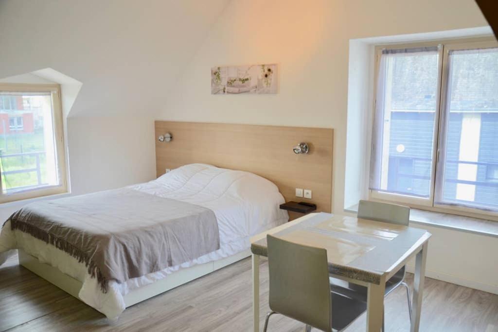 La Petite Maison Appartement 2 Avoine Bagian luar foto